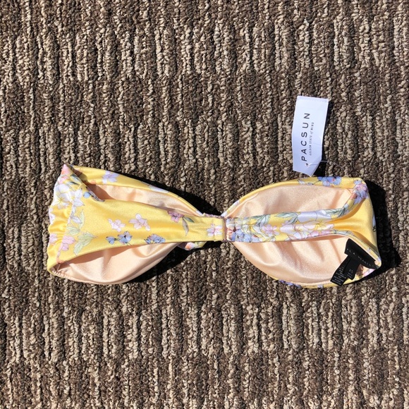 SOLD ON DEPOP - LA hearts strap press bikini top - Picture 2 of 3